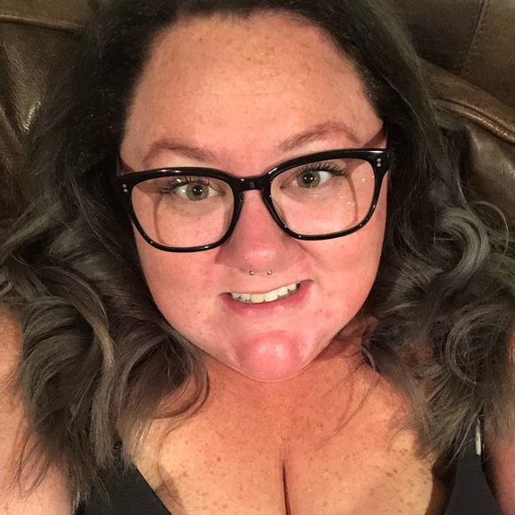 Meet your Posher, Carly π¦ - Picture 1 of 3